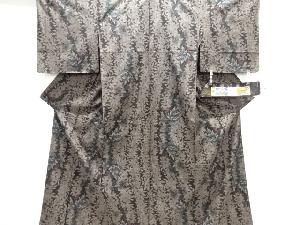 未使用品　仕立て上がり　枝葉模様織り出し本場泥大島紬着物(7マルキ)